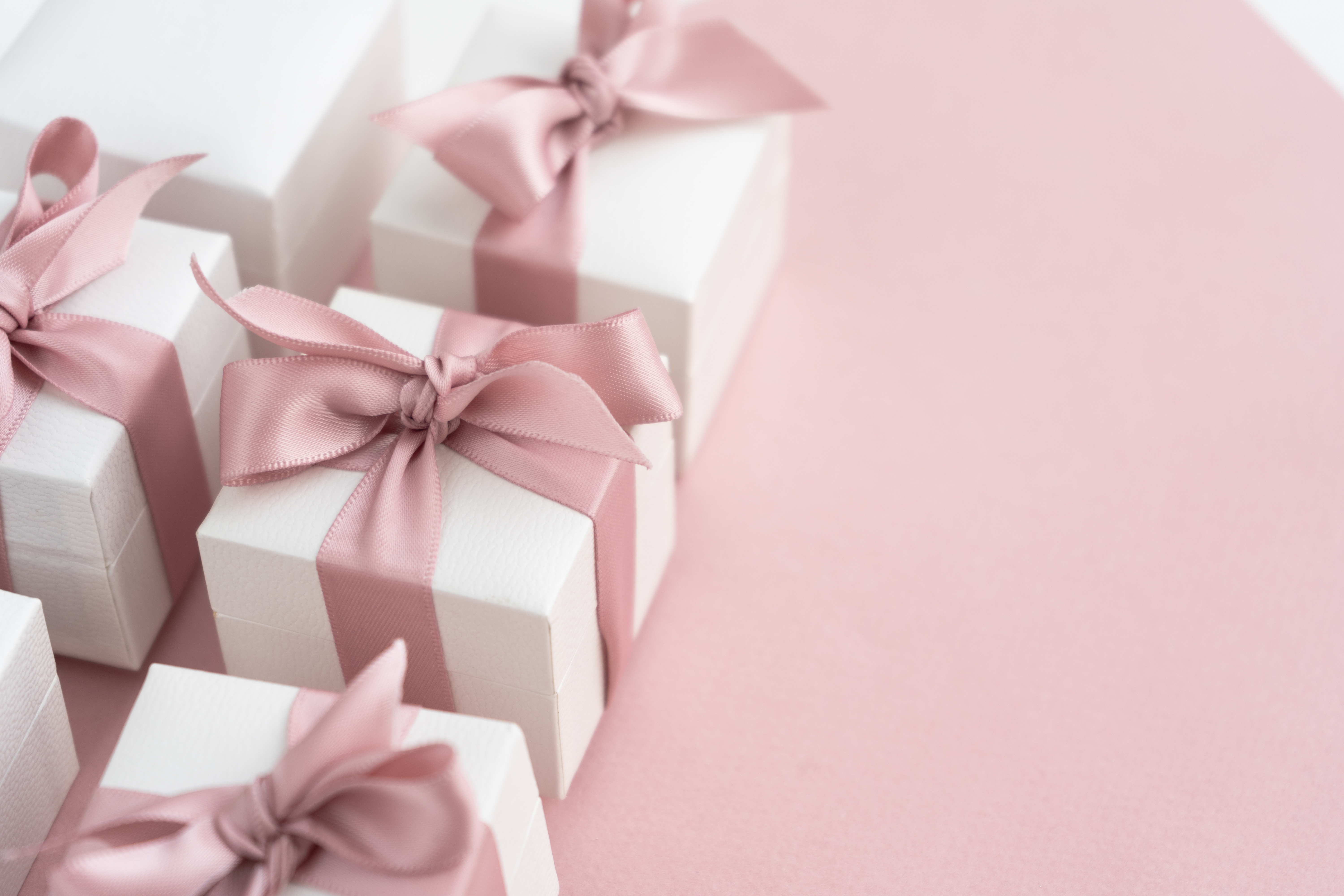 pink christmas gifts